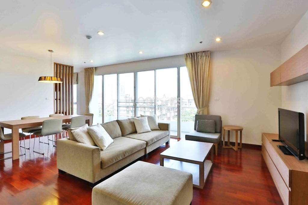 3+1 bedroom apartment for rent close to Prompong BTS Station