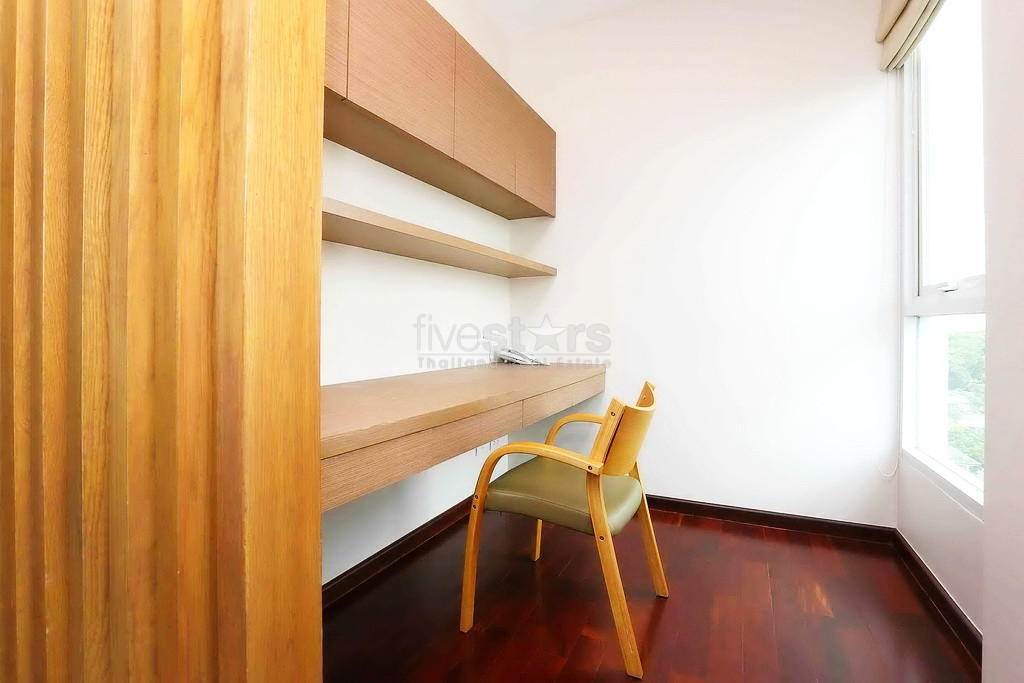3+1 bedroom apartment for rent close to Prompong BTS Station, photo 4