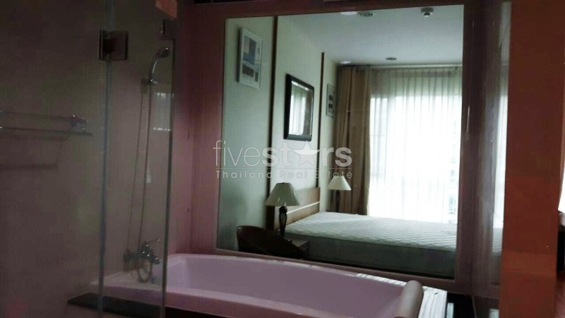 2 bedroom condominium for rent conveniently located close to BTS Chidlom Station, photo 9