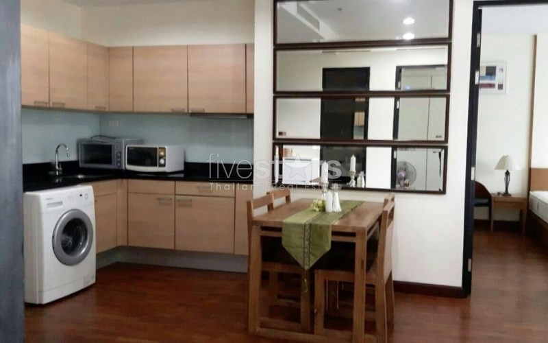2 bedroom condominium for rent conveniently located close to BTS Chidlom Station