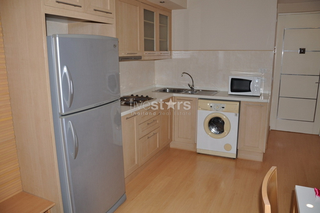 2 bedroom condo for rent close to BTS Ekamai Station, photo 3