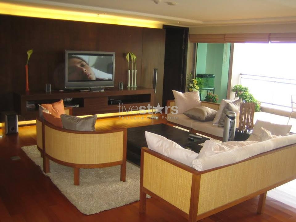 Spectacular luxury 3-bedroom overlooking Pattaya Bay, photo 5