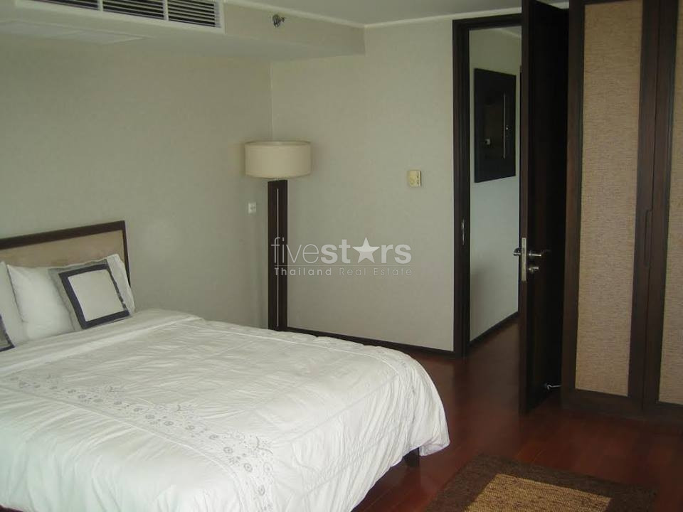 Spectacular luxury 3-bedroom overlooking Pattaya Bay, photo 6