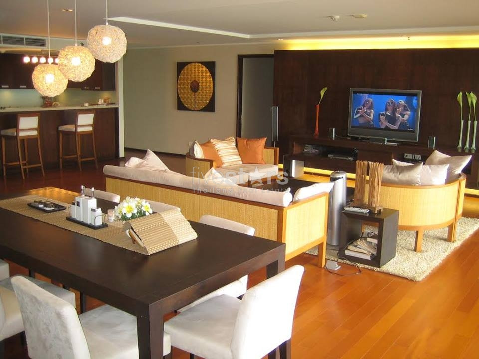 Spectacular luxury 3-bedroom overlooking Pattaya Bay, photo 3