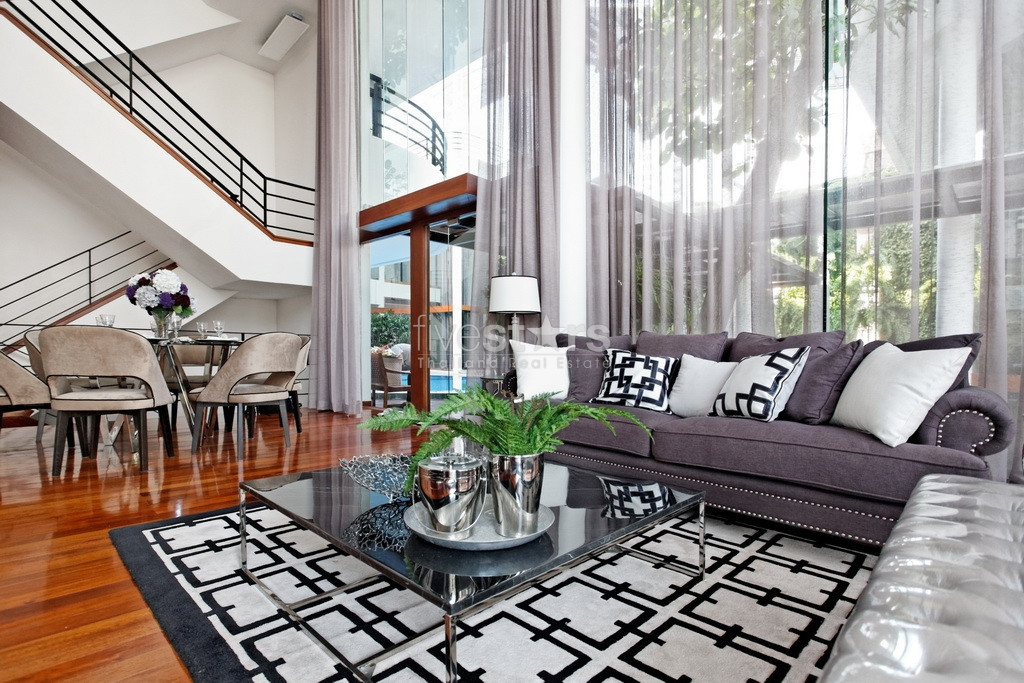 3+1 bedoom house for rent close to BTS Promphong Station
