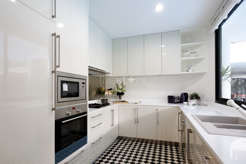 3+1 bedoom house for rent close to BTS Promphong Station, photo 2