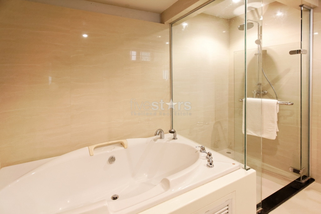 house for rent close to BTS Prompong Station, photo 12