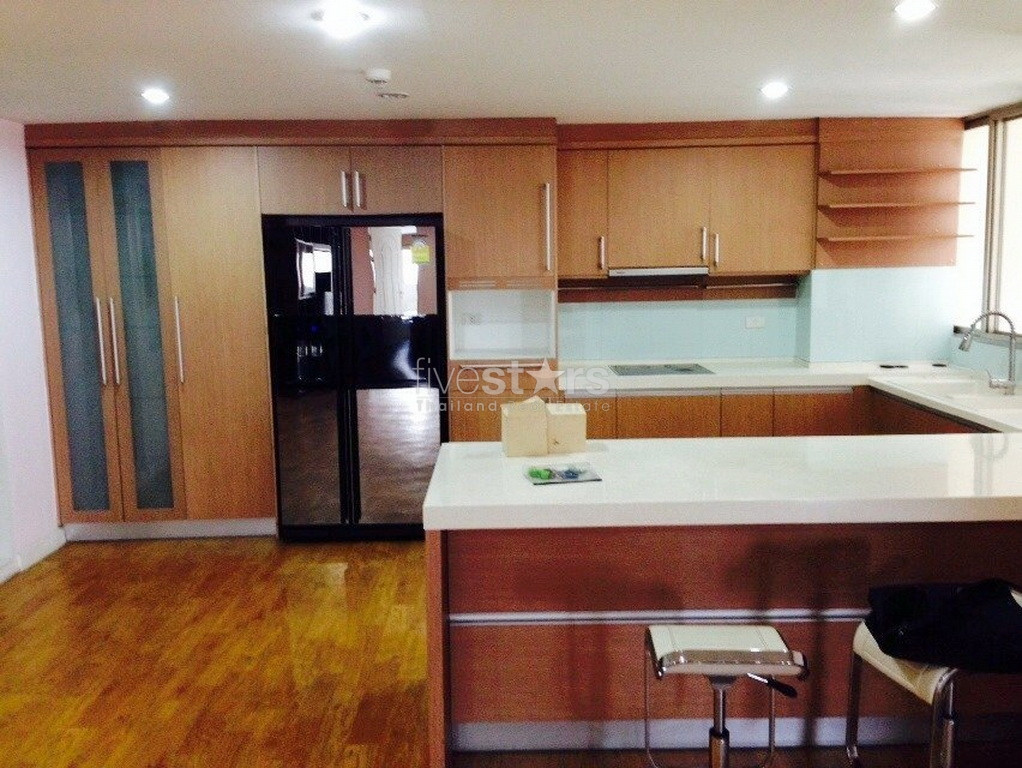4 bedroom nice condo for rent in Ekamai area, photo 3