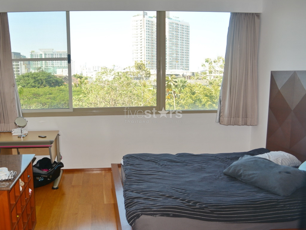 3-bedroom condo within a cozy development, photo 10