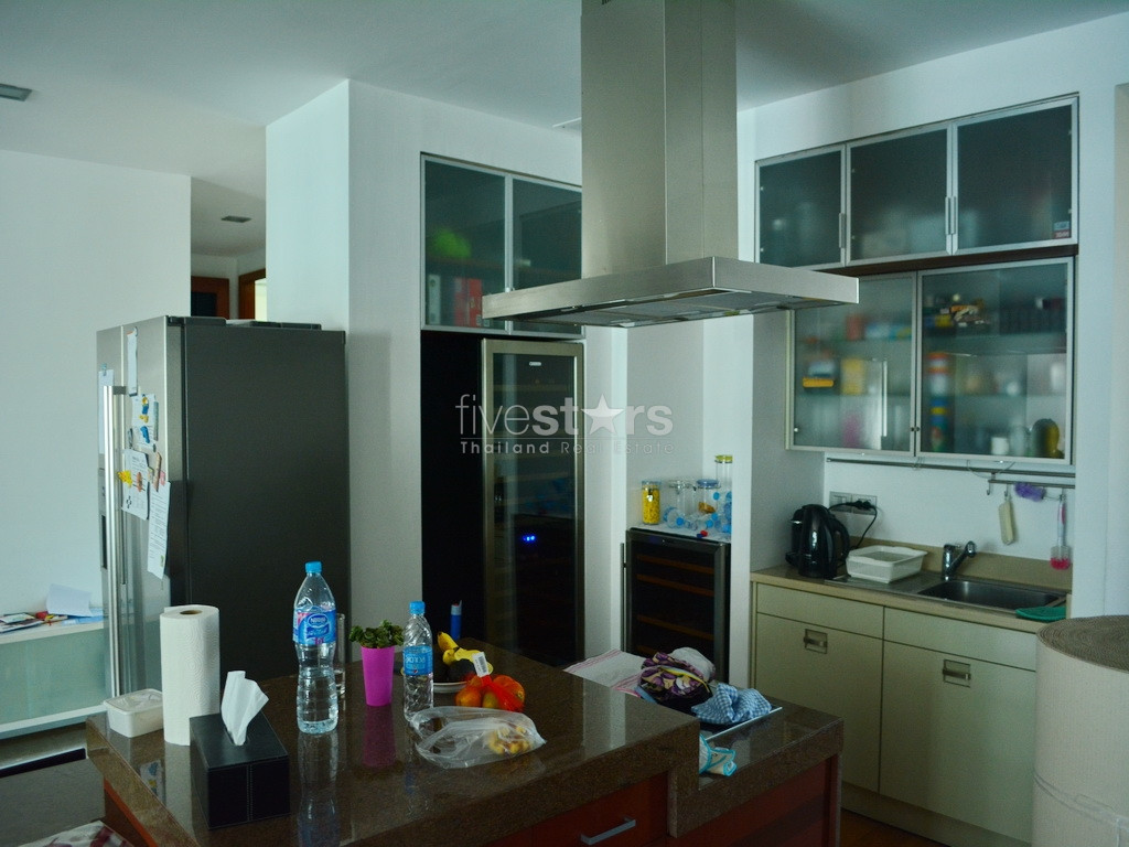 3-bedroom condo within a cozy development, photo 4