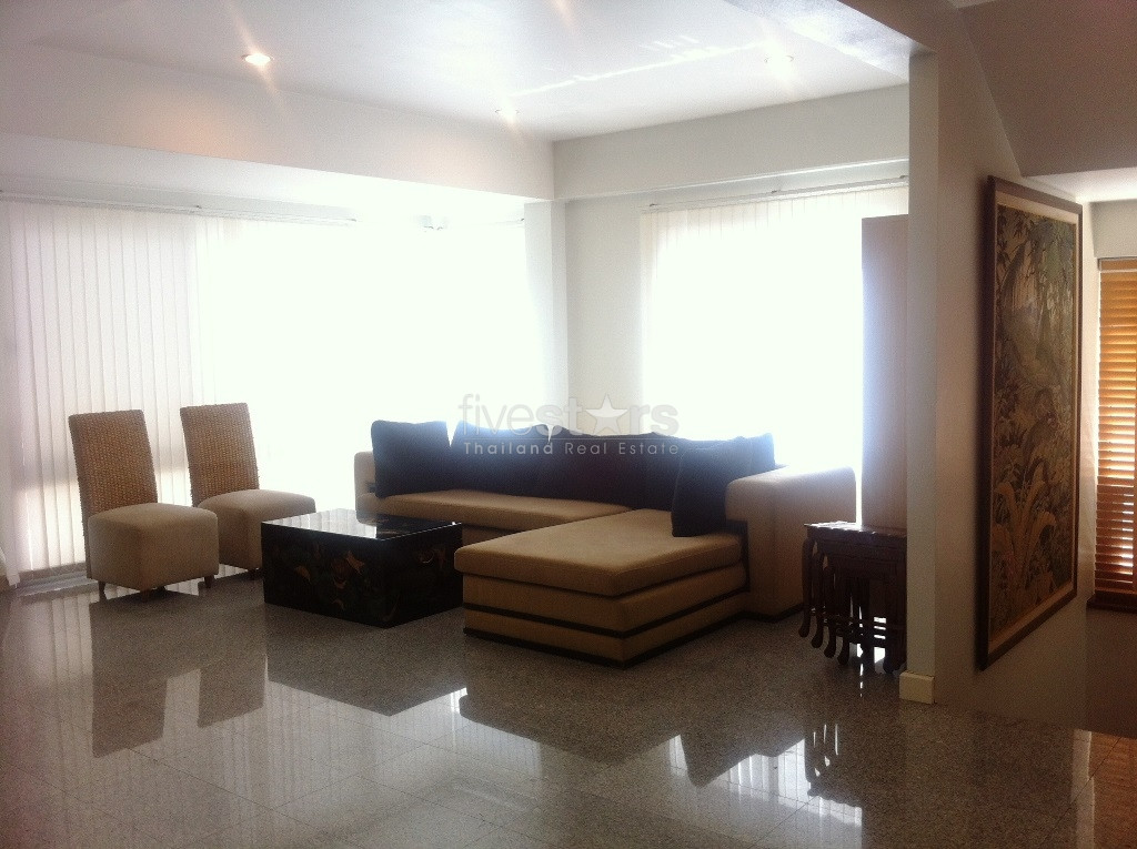 Maison de 4 chambres dans un complexe sécurisé à seulement quelques minutes à pied du BTS Phrompong., photo 8