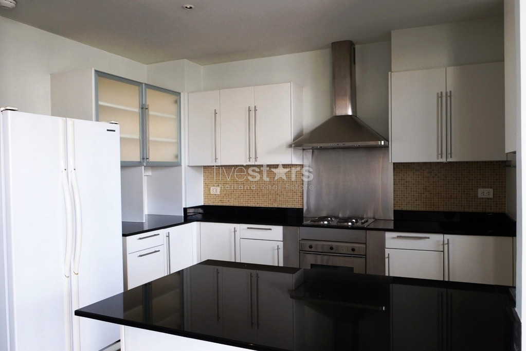 3 Bedroom Apartment for Rent with Maid Quarter, photo 2