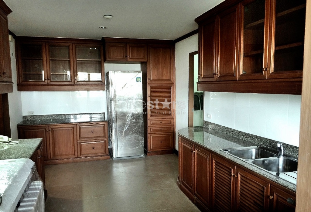 A Bangkok, grand appartement de 220m2 proche BTS Phrompong, photo 4
