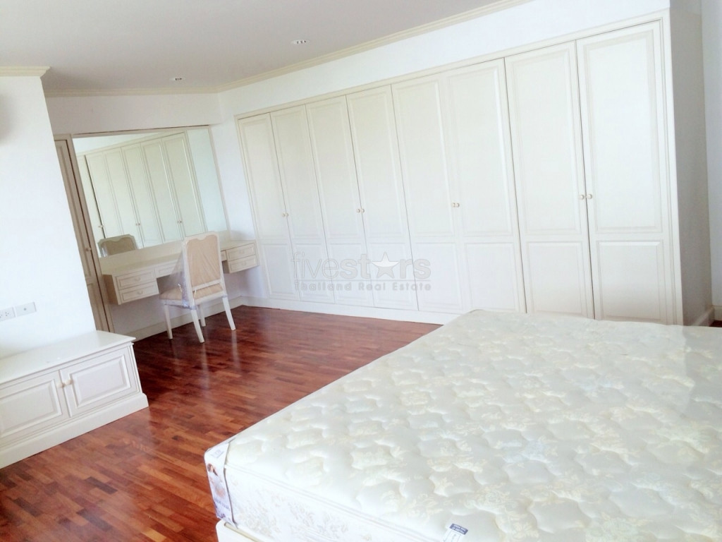 A Bangkok, grand appartement de 220m2 proche BTS Phrompong, photo 5
