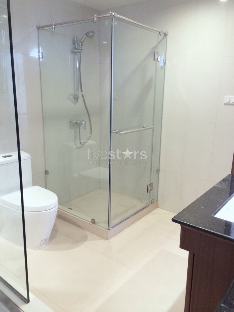 A Bangkok, grand appartement de 220m2 proche BTS Phrompong, photo 7