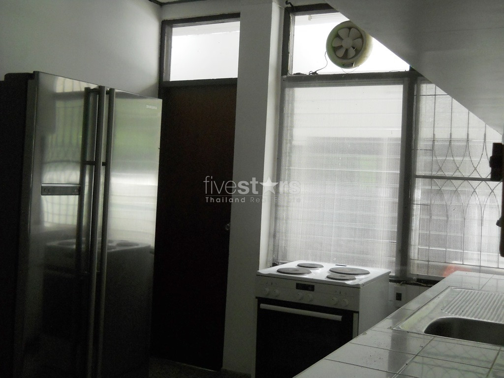 A single house for rent close to BTS Chongnonsee., photo 3