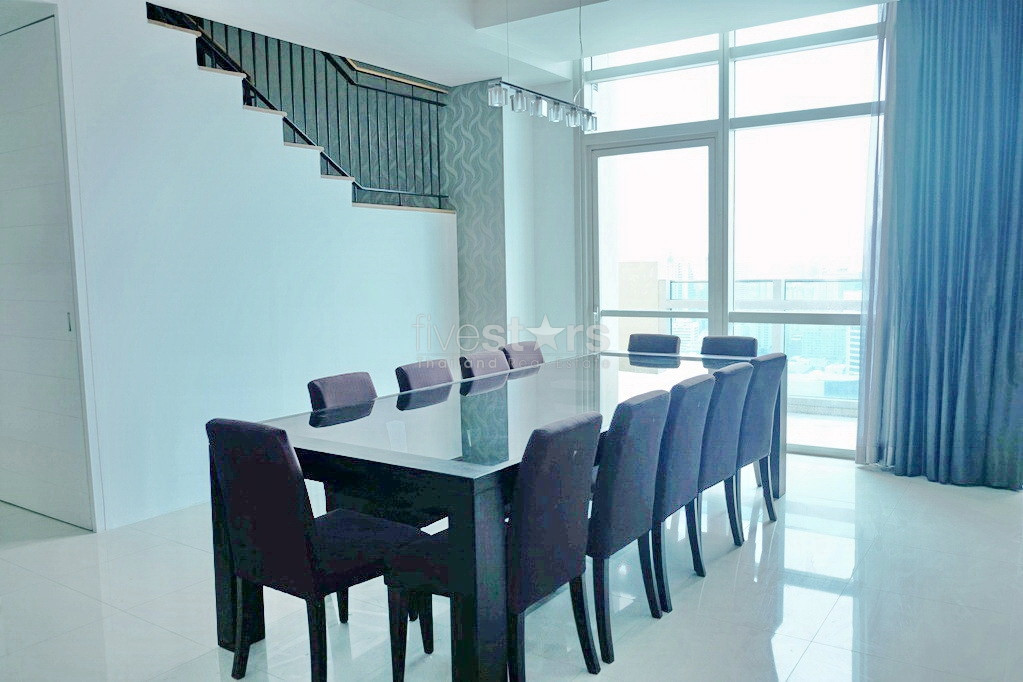 Superbe appartement duplex avec 3 chambres à louer proche BTS Ploenchit, photo 3