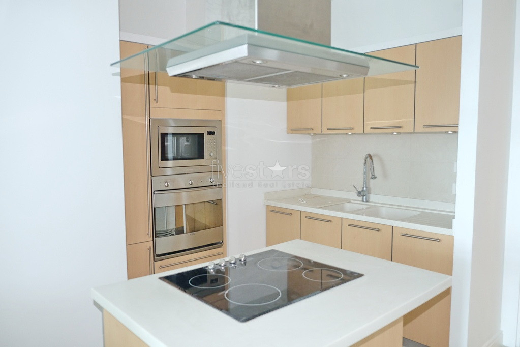 Superbe appartement duplex avec 3 chambres à louer proche BTS Ploenchit, photo 4