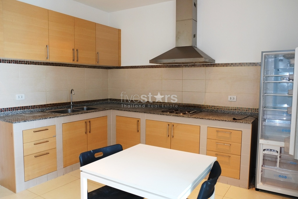 Superbe appartement duplex avec 3 chambres à louer proche BTS Ploenchit, photo 5