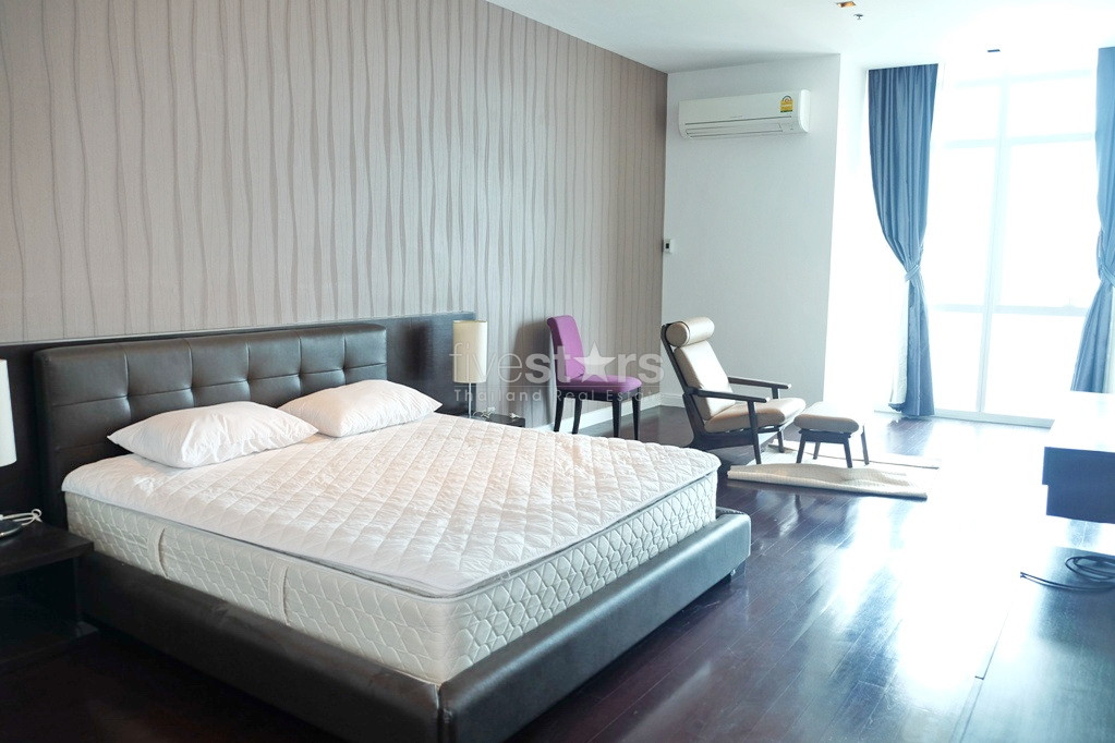Superbe appartement duplex avec 3 chambres à louer proche BTS Ploenchit, photo 7