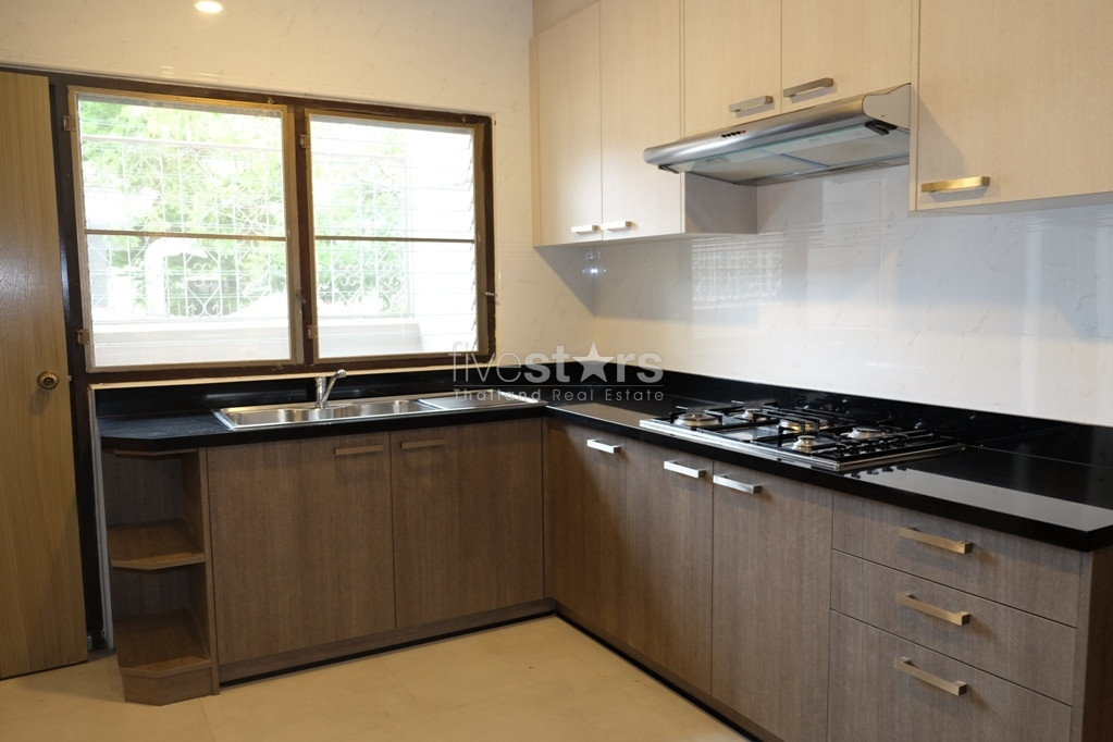 3 Bedroom Apartment for Rent with Maid Quarter, photo 4