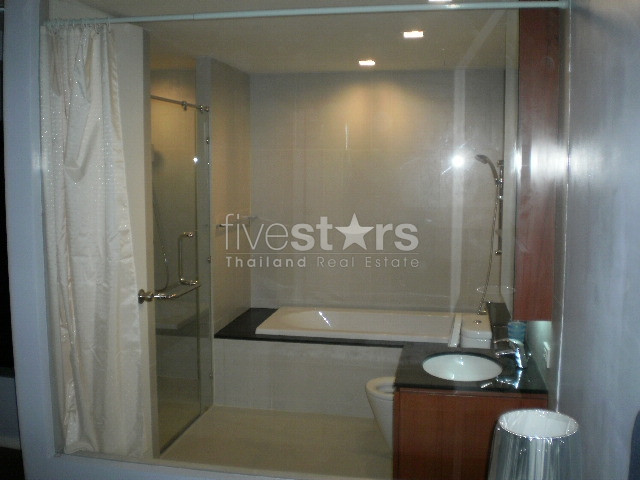 2 bedrooms codominium near MRT Lumpini station, photo 5
