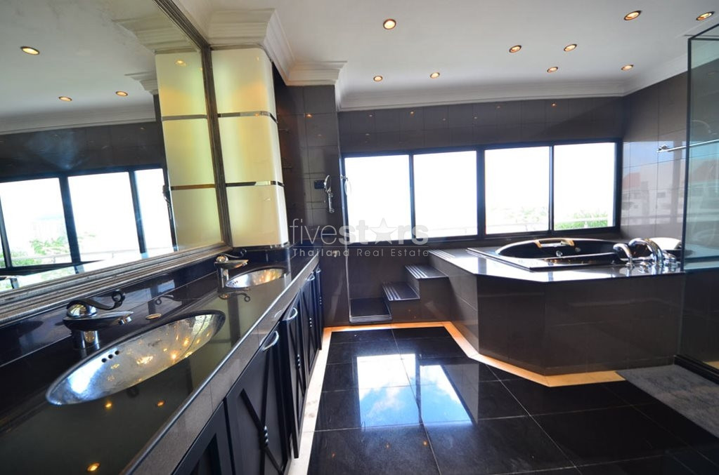 5-bedroom condo for sale with river view, photo 12