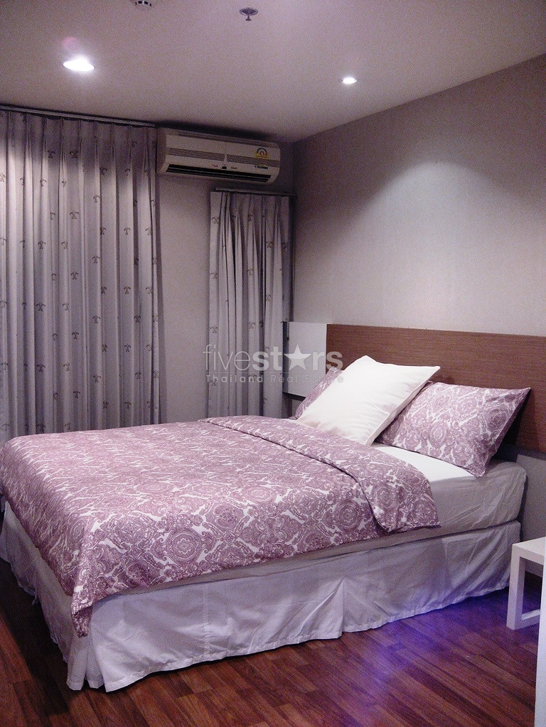 2 bedrooms condo in low rise building near BTS Phromphong station, photo 3