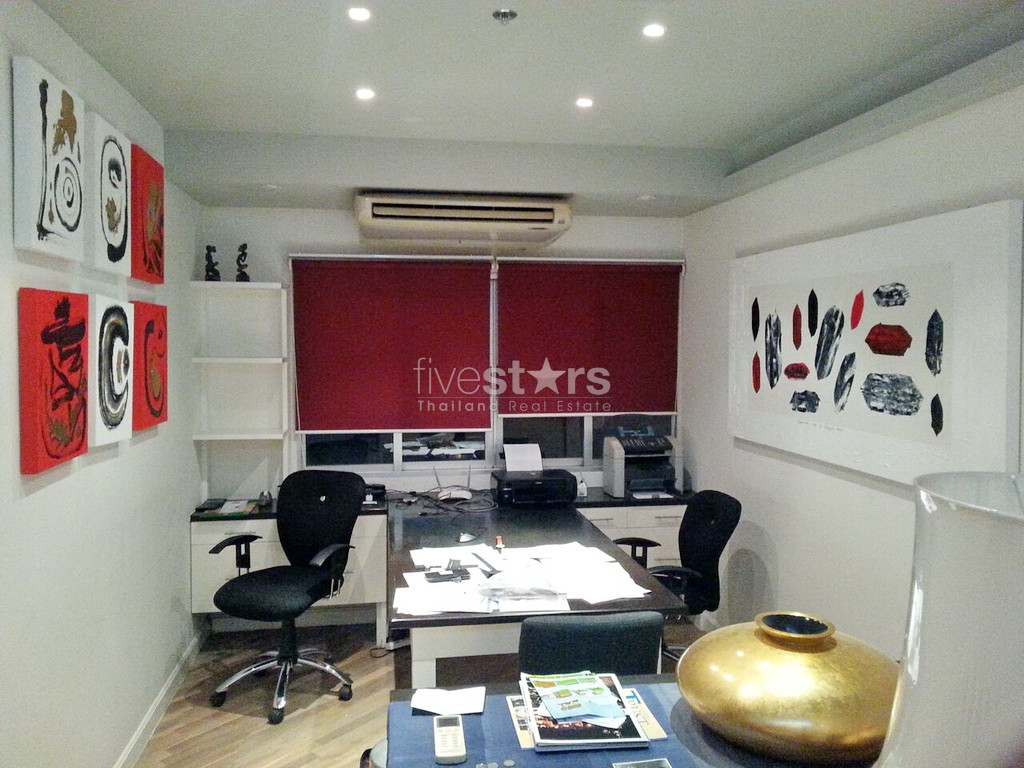 Appartement 2 chambres haut en étage proche BTS Ploenchit, photo 5