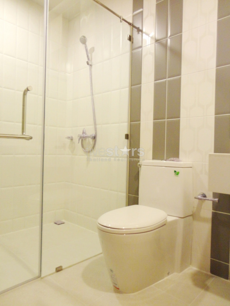 Grand appartement 1 chambre dans une résidence moderne entre Nana et Petchaburi, photo 7