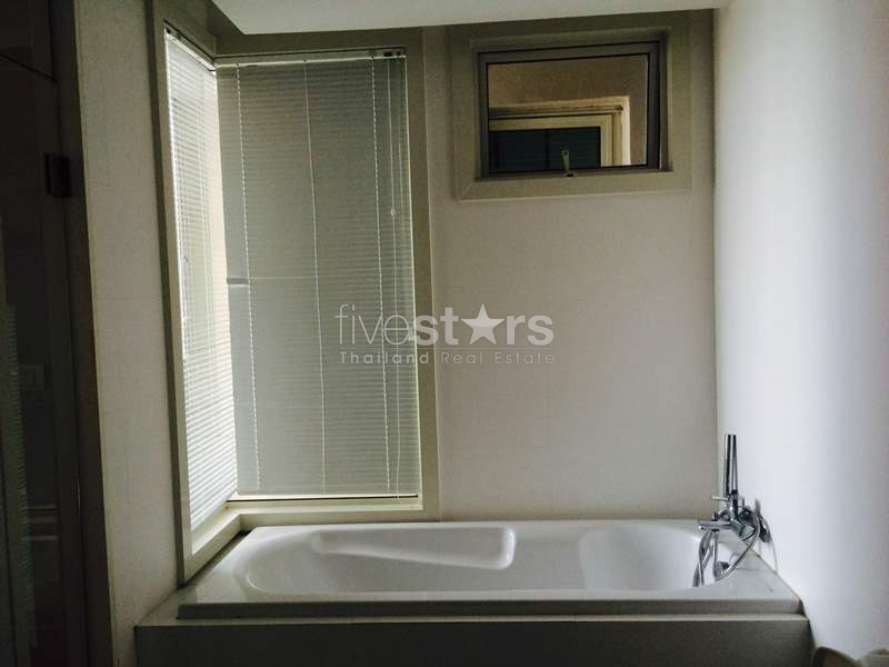 1-bedroom tastefully designed unit with city views, photo 10