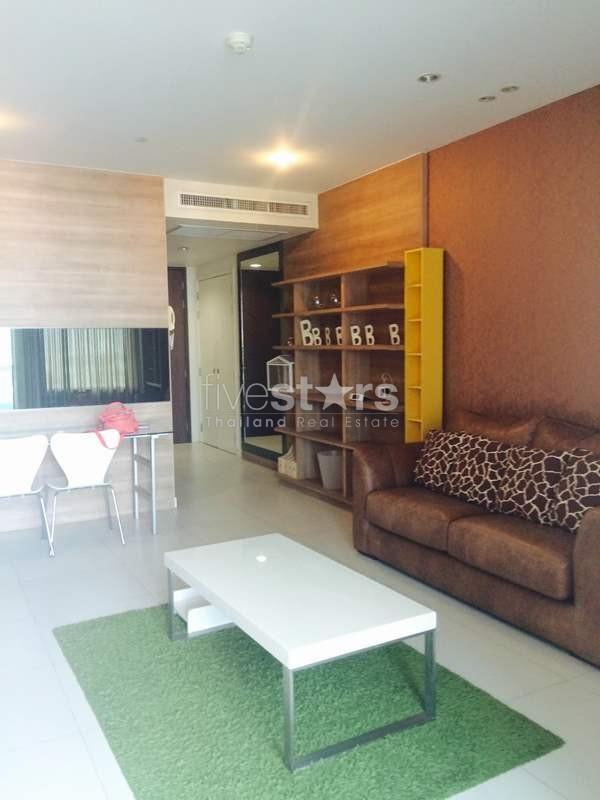 1-bedroom tastefully designed unit with city views, photo 3