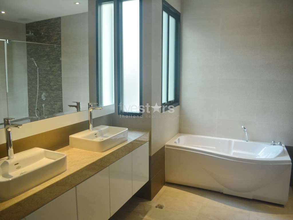 Maison 4 chambres proche parc Benjasiri, BTS Phromphong et mall Emporium, photo 9