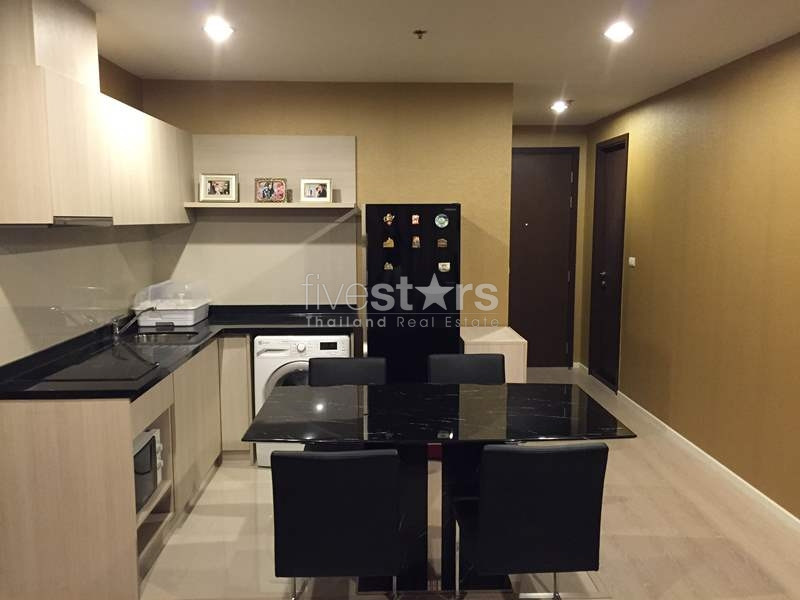 2-bedroom condo close to BTS Chongnonsi station