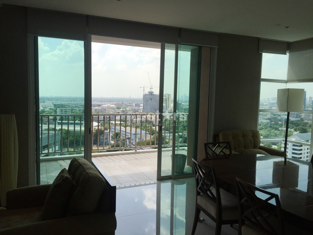 3-bedroom high floor unit close to BTS Ekamai, photo 4