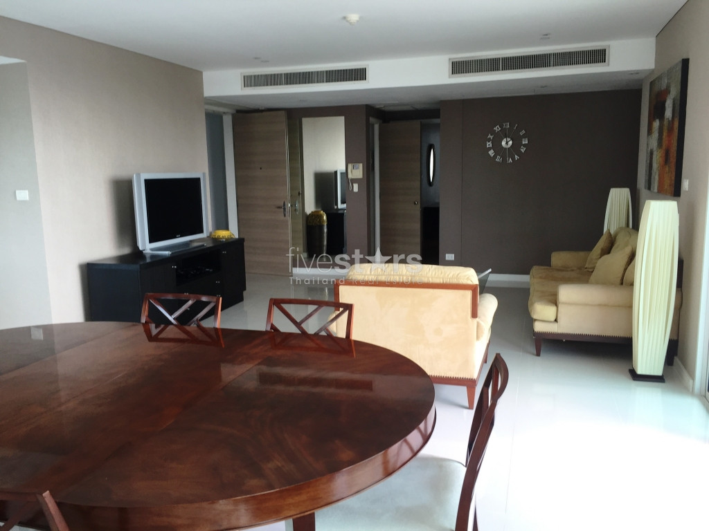 3-bedroom high floor unit close to BTS Ekamai, photo 2