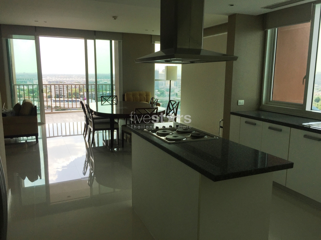 3-bedroom high floor unit close to BTS Ekamai, photo 5