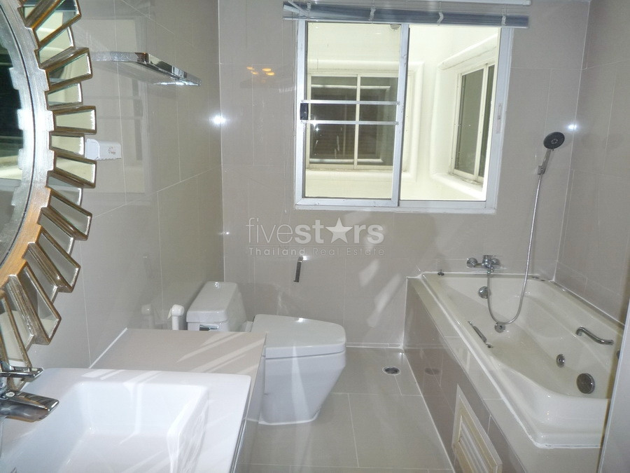 Grand appartement 2 chambres proche BTS Phromphong, photo 8