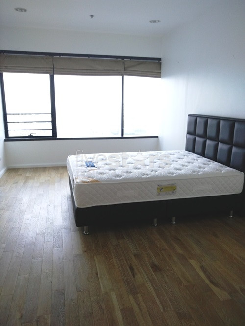 3-bedroom high floor apartment for rent close to BTS Chitlom, photo 6