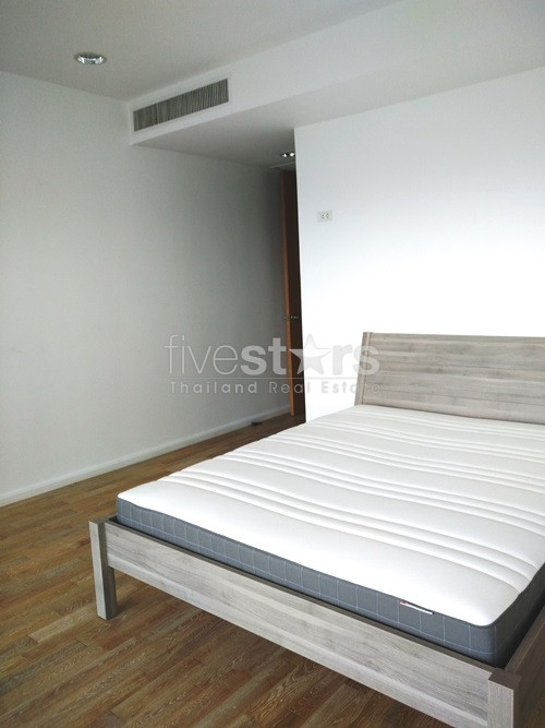 3-bedroom high floor apartment for rent close to BTS Chitlom, photo 5