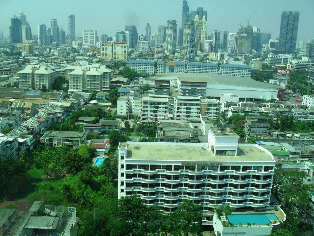A duplex 2 bedrooms with a spacious living area and natural light