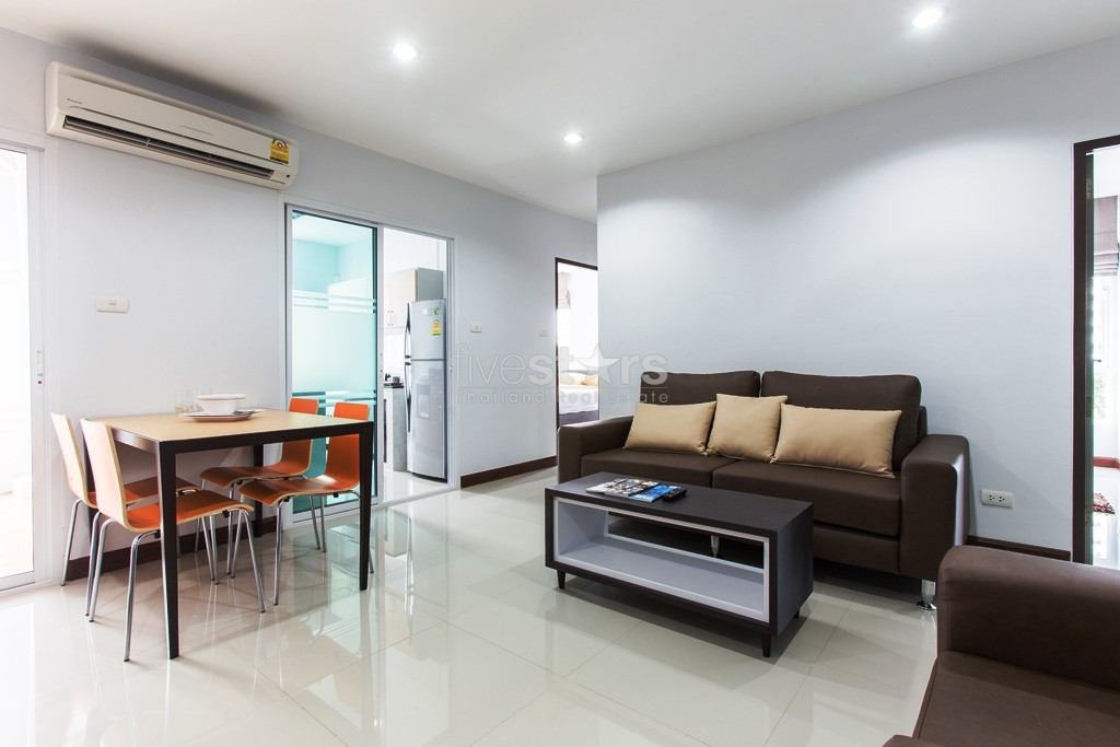 2 bedroom condo for rent locates BTS Ekamai station, photo 2