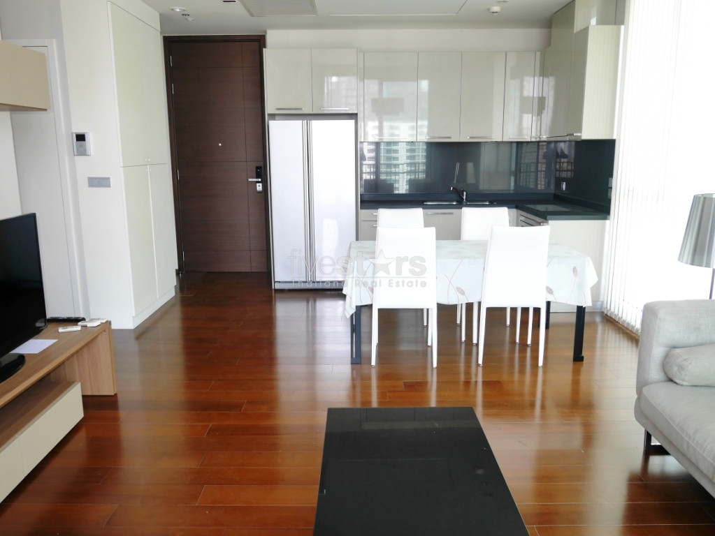 A comfortable 2 Bedrooms with the wide view of Thonglor