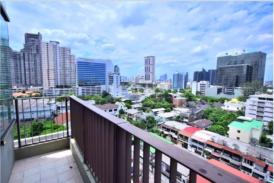 2 bedrooms luxury duplex for rent close to BTS Prompong, photo 9