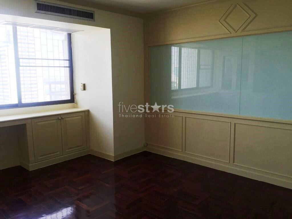 4 bedroom spacious & newly renovated for rent near BTS Ekamai, photo 7