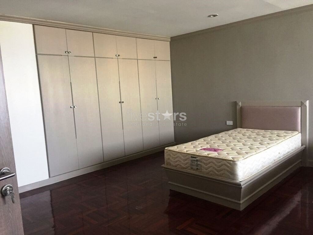 4 bedroom spacious & newly renovated for rent near BTS Ekamai, photo 5
