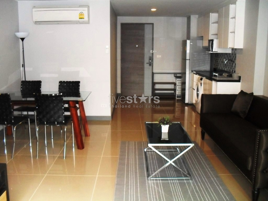 Newly-renovated 2-bedroom apartment, photo 4