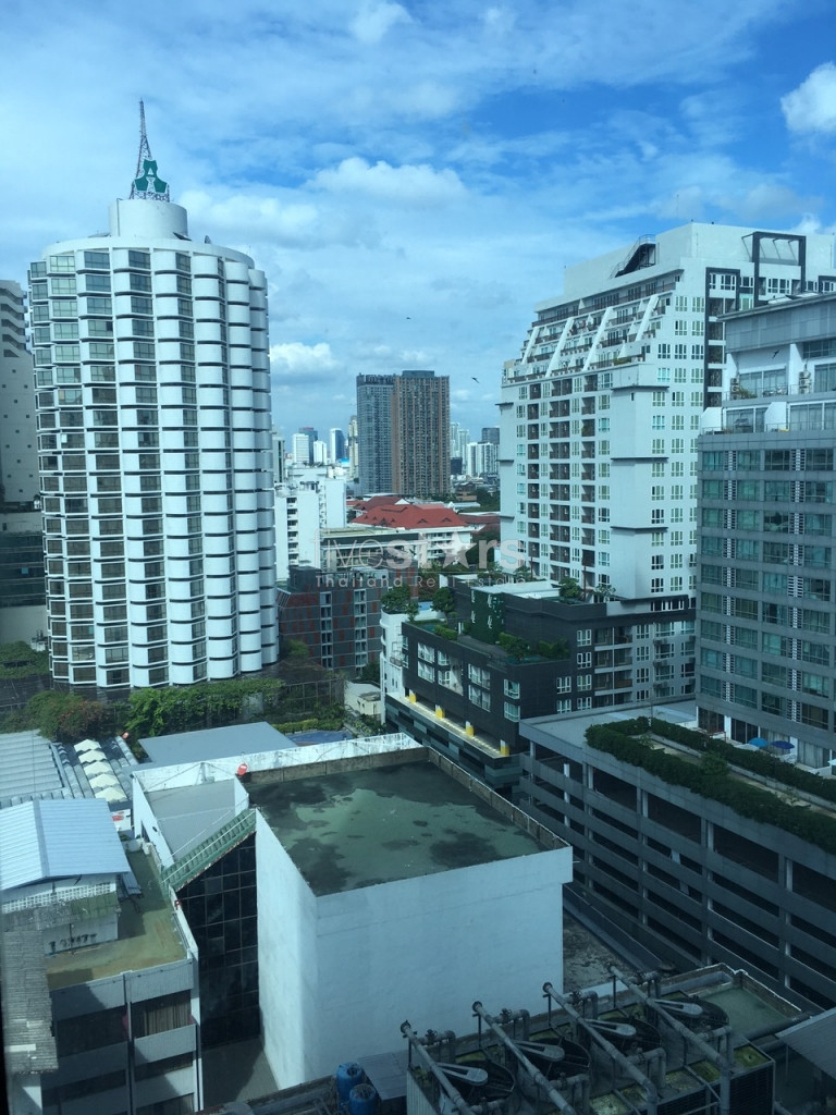 3 bedroom apartment close to Nana BTS station