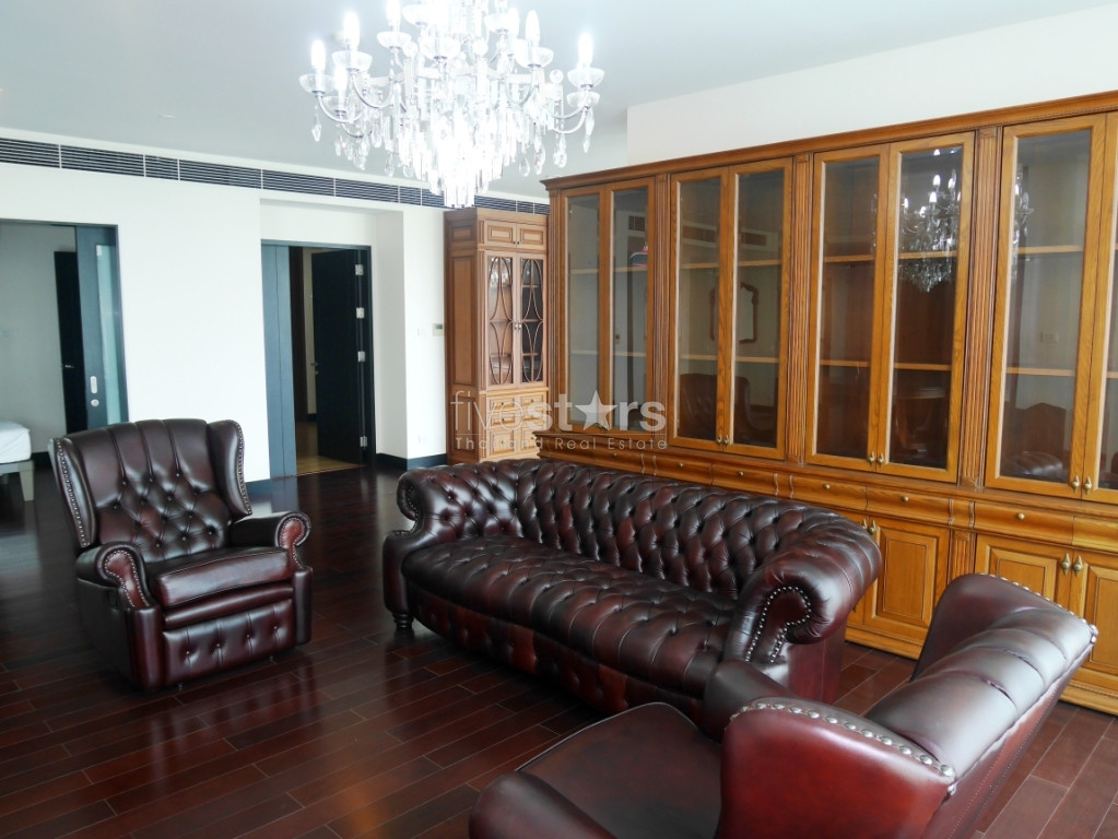 Appartement de standing avec 4 chambres proche BTS Chidlom