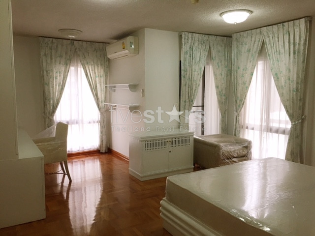 3 Bedrooms spacious for rent close to Chidlom BTS stations, photo 3